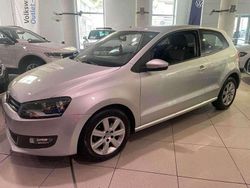 Argento Usata 2011 VW Polo Highline Tre volumi | 7800 € (Buon prezzo)