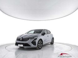 Grigio Usata 2024 Renault Clio V Techno Tre volumi | 15.300 € (Buon prezzo)