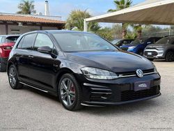 Nero Usata 2018 VW Golf VII R-line Tre volumi | 15.900 € (Molto cara)
