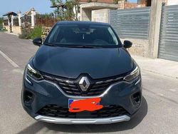Usata 2022 Renault Captur Zen SUV | 15.100 € (Buon prezzo)