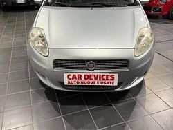 Grigio Usata 2010 Fiat Grande Punto Due volumi | 3900 € (Buon prezzo)
