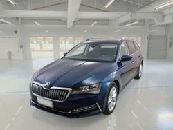 Blu Usata 2020 Skoda Superb Executive Station wagon | 17.350 €