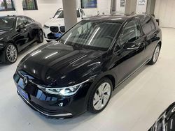 Nero metallizzato Usata 2023 VW Golf VIII Style Tre volumi | 23.800 € (Ottimo prezzo)