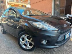 Nero Usata 2012 Ford Fiesta Titanium Due volumi | 2450 € (Buon prezzo)