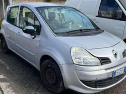 Argento Usata 2011 Renault Modus Monovolume | 2500 € (Super prezzo)