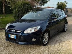 Usata 2013 Ford Focus Titanium Tre volumi | 5900 € (Buon prezzo)