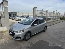 Nero Usata 2016 Peugeot 208 Allure Due volumi | 6990 € (Buon prezzo)