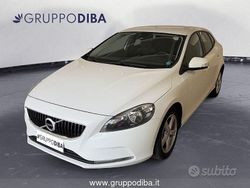 Bianco Usata 2018 Volvo V40 Business Edition Tre volumi | 12.400 € (Buon prezzo)