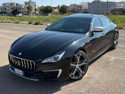 Nero Usata 2015 Maserati Quattroporte Tre volumi | 48.000 € (Molto cara)