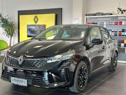 Nero etoile' Usata 2024 Renault Clio V Evolution Tre volumi | 18.700 € (Buon prezzo)