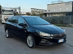 Nero Usata 2018 Opel Astra Tre volumi | 7900 € (Ottimo prezzo)