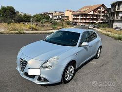 Blu/azzurro Usata 2014 Alfa Romeo Giulietta Exclusive Tre volumi | 8990 € (Buon prezzo)