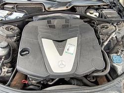 Nero Usata 2008 Mercedes 320 Tre volumi | 10.000 €