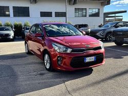 Rosso Usata 2018 Kia Rio Tre volumi | 10.500 € (Cara)