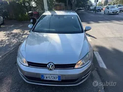 Argento Usata 2013 VW Golf VII Comfortline Tre volumi | 5000 € (Buon prezzo)