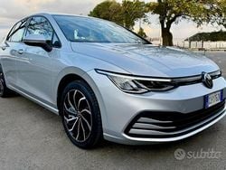 Grigio Usata 2022 VW Golf Life Tre volumi | 17.300 € (Ottimo prezzo)