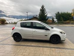 Bianco Usata 2011 Renault Clio II Tre volumi | 4000 €