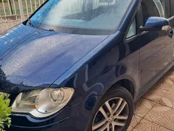 Usata 2009 VW Touran Monovolume | 4000 € (Cara)