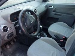 Usata 2003 Ford Fusion Collection Monovolume | 1999 € (Cara)