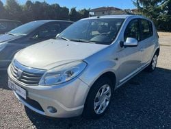 Grigio Usata 2010 Dacia Sandero Tre volumi | 2600 € (Buon prezzo)