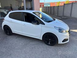 Bianco Usata 2018 Peugeot 208 Active Due volumi | 8800 € (Buon prezzo)
