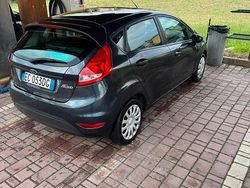 Grigio Usata 2010 Ford Fiesta Tre volumi | 1700 € (Super prezzo)