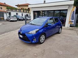 Blu Usata 2020 Toyota Yaris Hybrid Business Edition Tre volumi | 13.200 € (Buon prezzo)