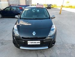 Nero Usata 2011 Renault Clio II Tre volumi | 5300 € (Molto cara)