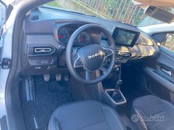 Bianco Usata 2024 Dacia Sandero Due volumi | 15.500 € (Buon prezzo)