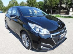 Nero Usata 2018 Peugeot 208 Active Due volumi | 9900 € (Buon prezzo)