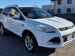Bianco Usata 2015 Ford Kuga SUV | 9500 € (Buon prezzo)