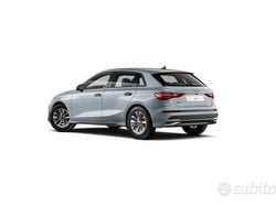 Bianco Nuova 2025 Audi A3 Sportback S-Line Due volumi | 48.432 € (Molto cara)