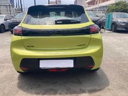 Giallo Nuova 2025 Peugeot 208 Style Due volumi | 19.950 € (Buon prezzo)