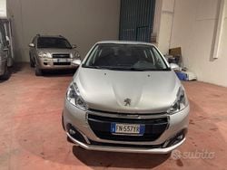 Grigio Usata 2018 Peugeot 208 Allure Due volumi | 7490 € (Ottimo prezzo)