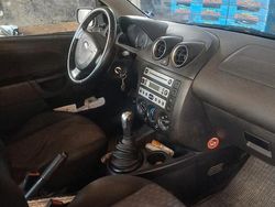 Grigio Usata 2004 Ford Fiesta Tre volumi | 2190 €