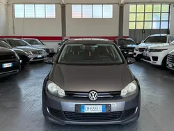 Grigio Usata 2011 VW Golf VI Highline Tre volumi | 4900 € (Buon prezzo)