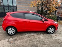 Other Usata 2016 Ford Fiesta Titanium Tre volumi | 6990 € (Buon prezzo)