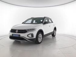 Pure white nero Usata 2022 VW T-Roc Life SUV | 19.200 € (Buon prezzo)