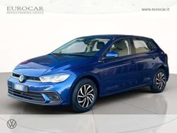 Reef blue metallizzato Usata 2023 VW Polo Life Tre volumi | 18.900 € (Buon prezzo)