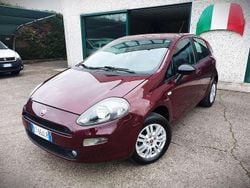 Viola Usata 2014 Fiat Punto Lounge Tre volumi | 5900 € (Buon prezzo)