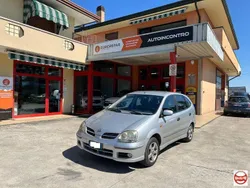 Usata 2004 Nissan Almera Tino Acenta Monovolume | 2700 €