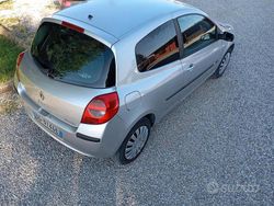 Grigio Usata 2008 Renault Clio II Due volumi | 1900 € (Buon prezzo)