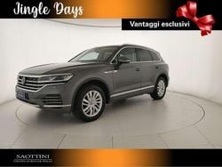 Silizium grey metallizzato Usata 2020 VW Touareg Atmosphere SUV | 39.400 € (Ottimo prezzo)