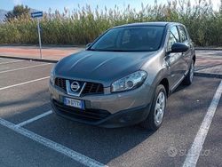 Grigio Usata 2012 Nissan Qashqai Tekna SUV | 5790 € (Buon prezzo)