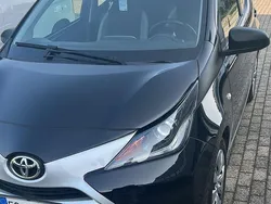 Nero Usata 2016 Toyota Aygo X-pure Due volumi | 5900 € (Buon prezzo)