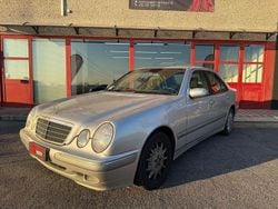 Grigio Usata 2001 Mercedes E200 Avantgarde Tre volumi | 9400 € (Molto cara)