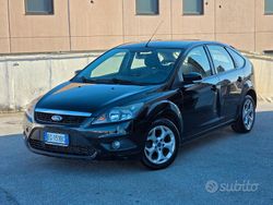 Nero Usata 2011 Ford Focus Tre volumi | 2200 € (Super prezzo)