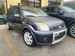 Verde Usata 2009 Ford Fusion Titanium Monovolume | 2000 € (Ottimo prezzo)