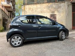 Grigio Usata 2011 Toyota Aygo Due volumi | 4900 € (Buon prezzo)