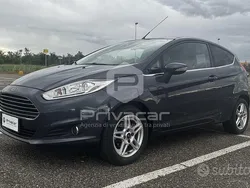 Grigio Usata 2015 Ford Fiesta Titanium Due volumi | 4500 € (Buon prezzo)